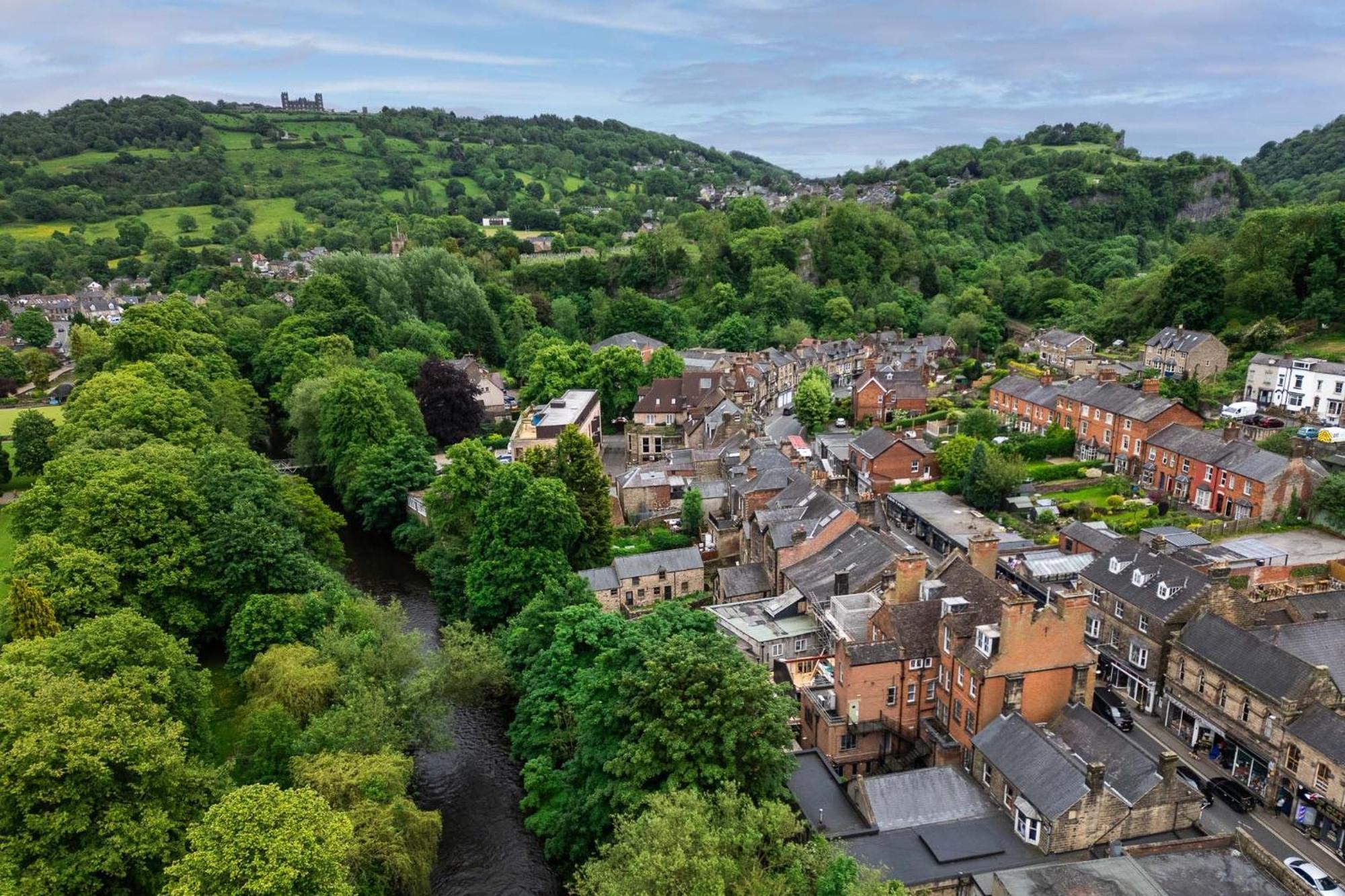 Spacious River View Retreat Near Peak District Matlock (Derbyshire) Extérieur photo