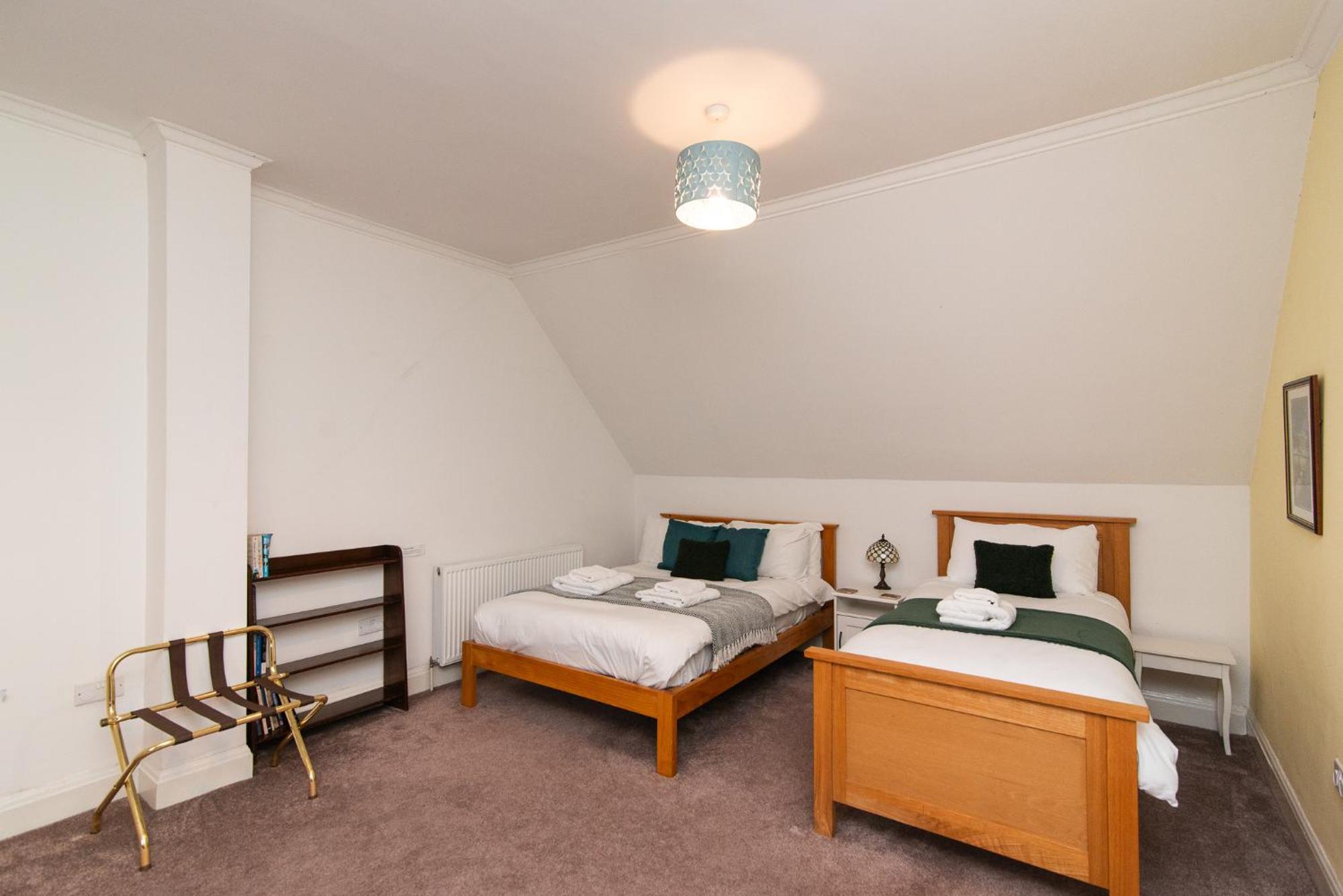 Spacious River View Retreat Near Peak District Matlock (Derbyshire) Extérieur photo