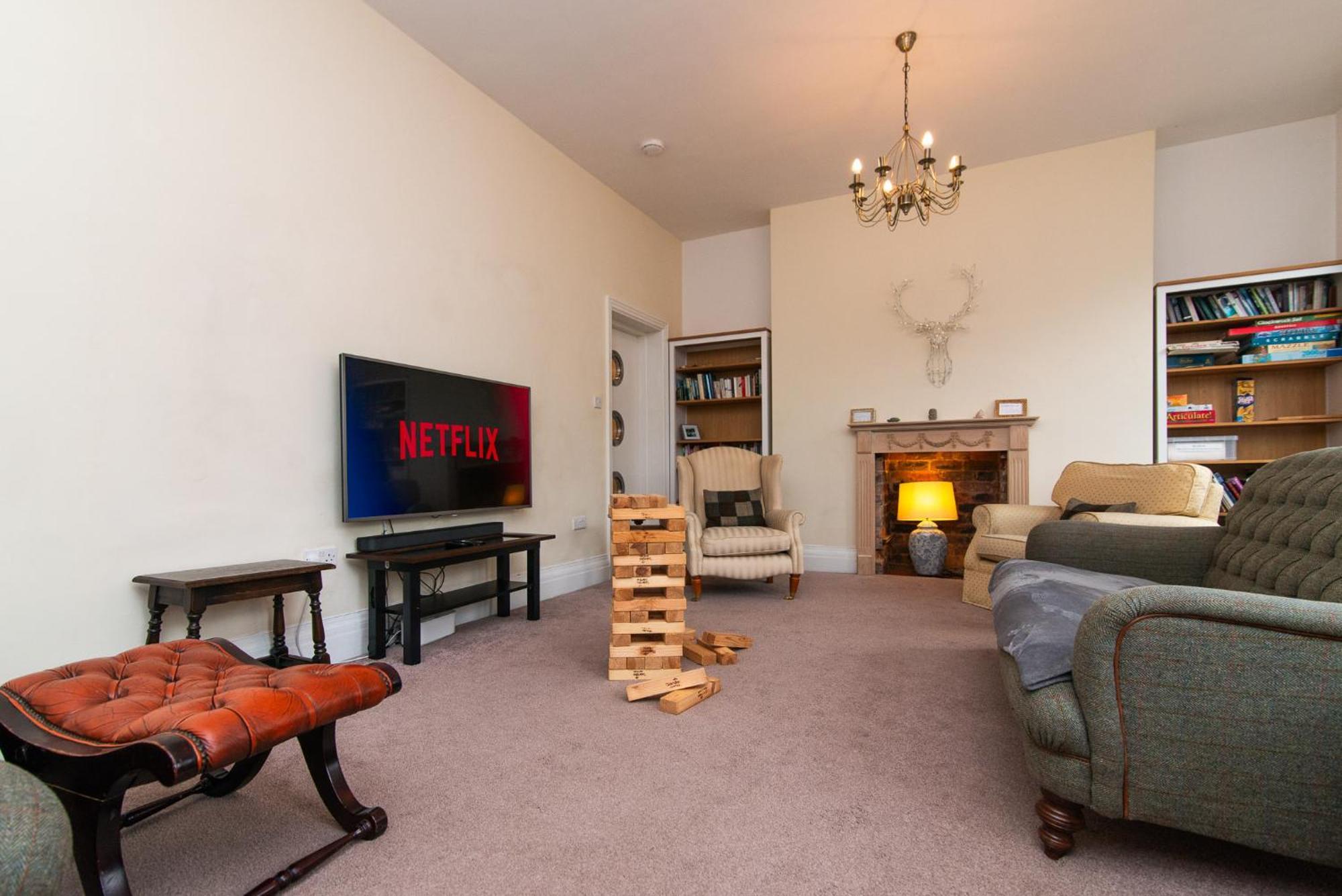 Spacious River View Retreat Near Peak District Matlock (Derbyshire) Extérieur photo