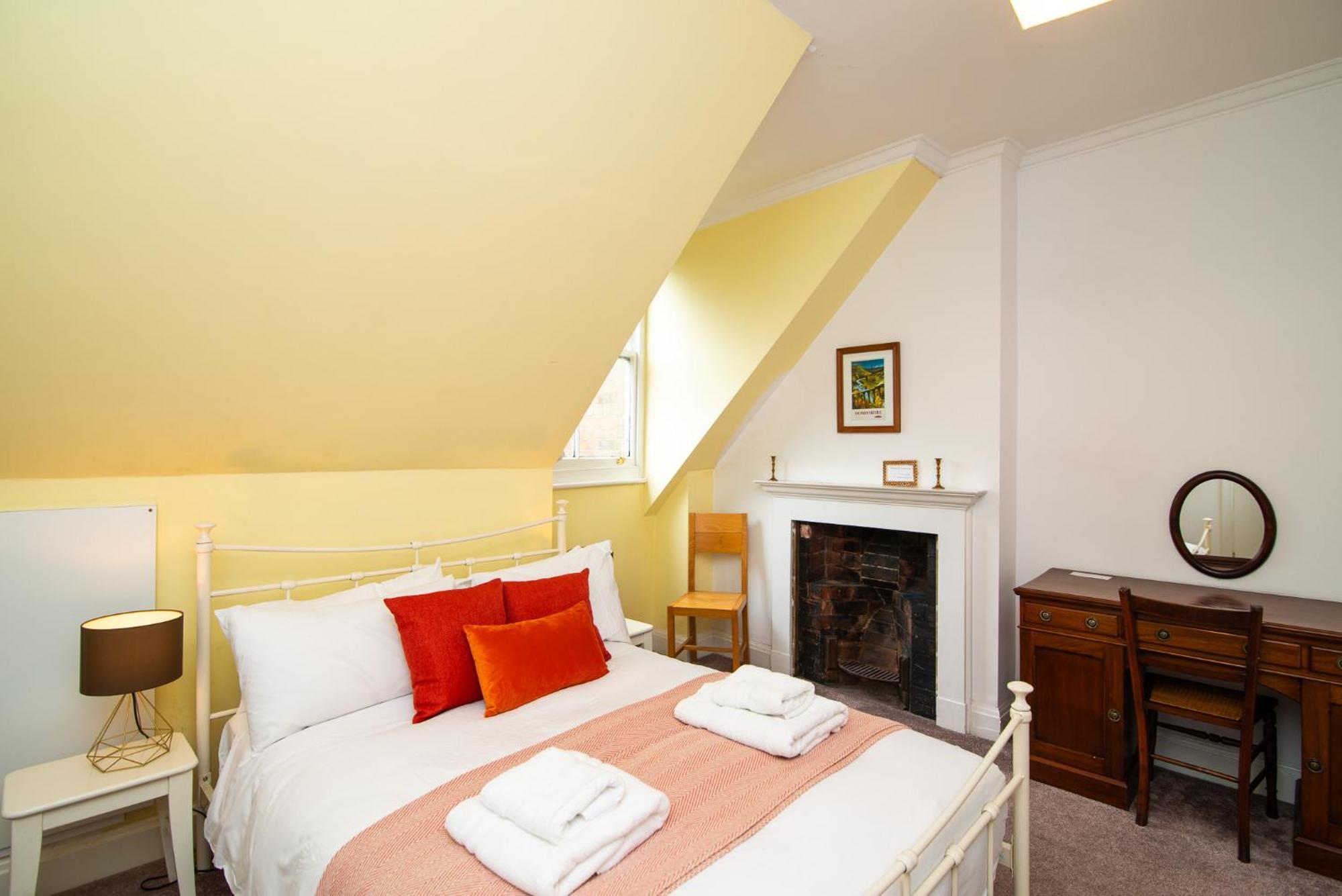 Spacious River View Retreat Near Peak District Matlock (Derbyshire) Extérieur photo