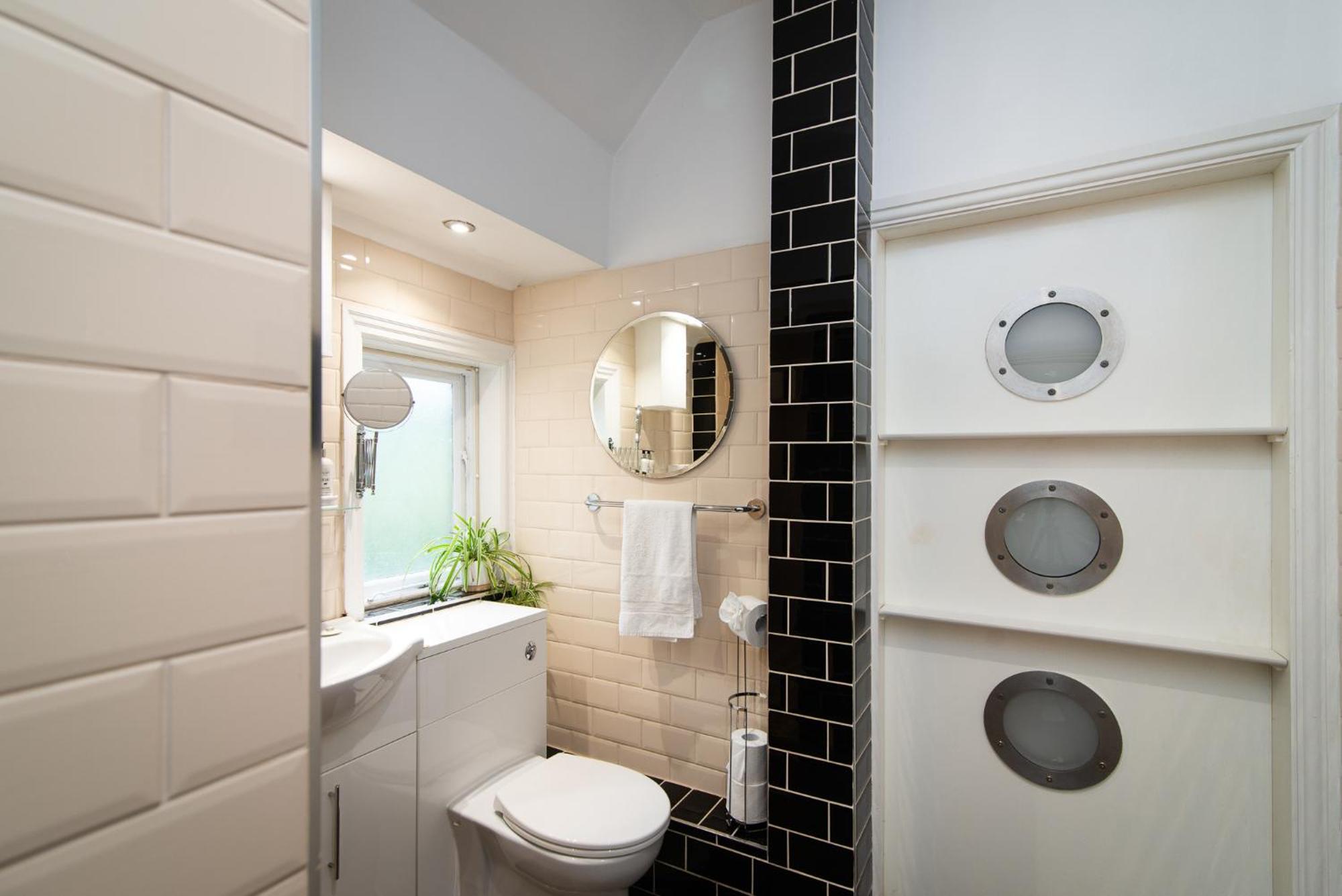 Spacious River View Retreat Near Peak District Matlock (Derbyshire) Extérieur photo