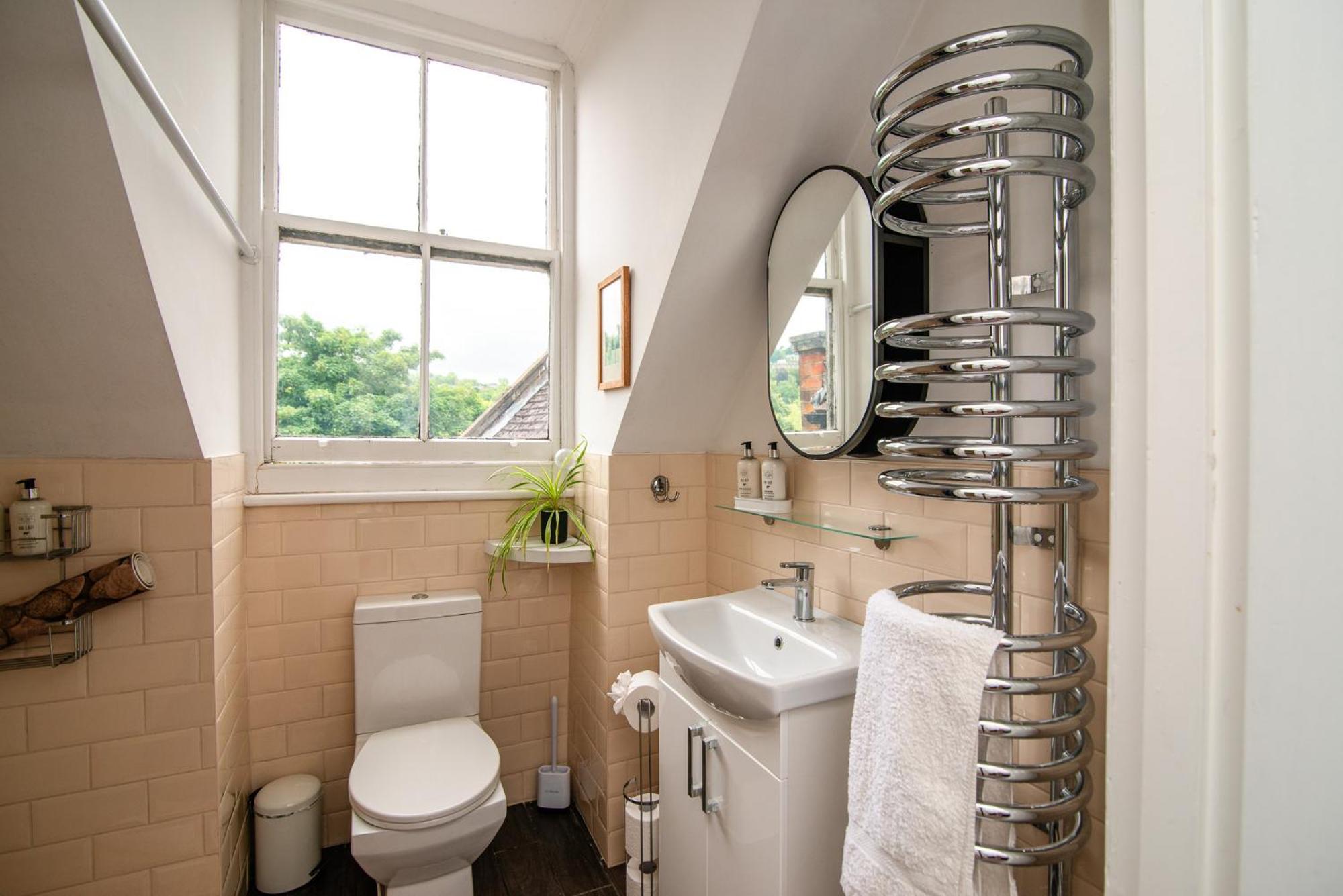 Spacious River View Retreat Near Peak District Matlock (Derbyshire) Extérieur photo